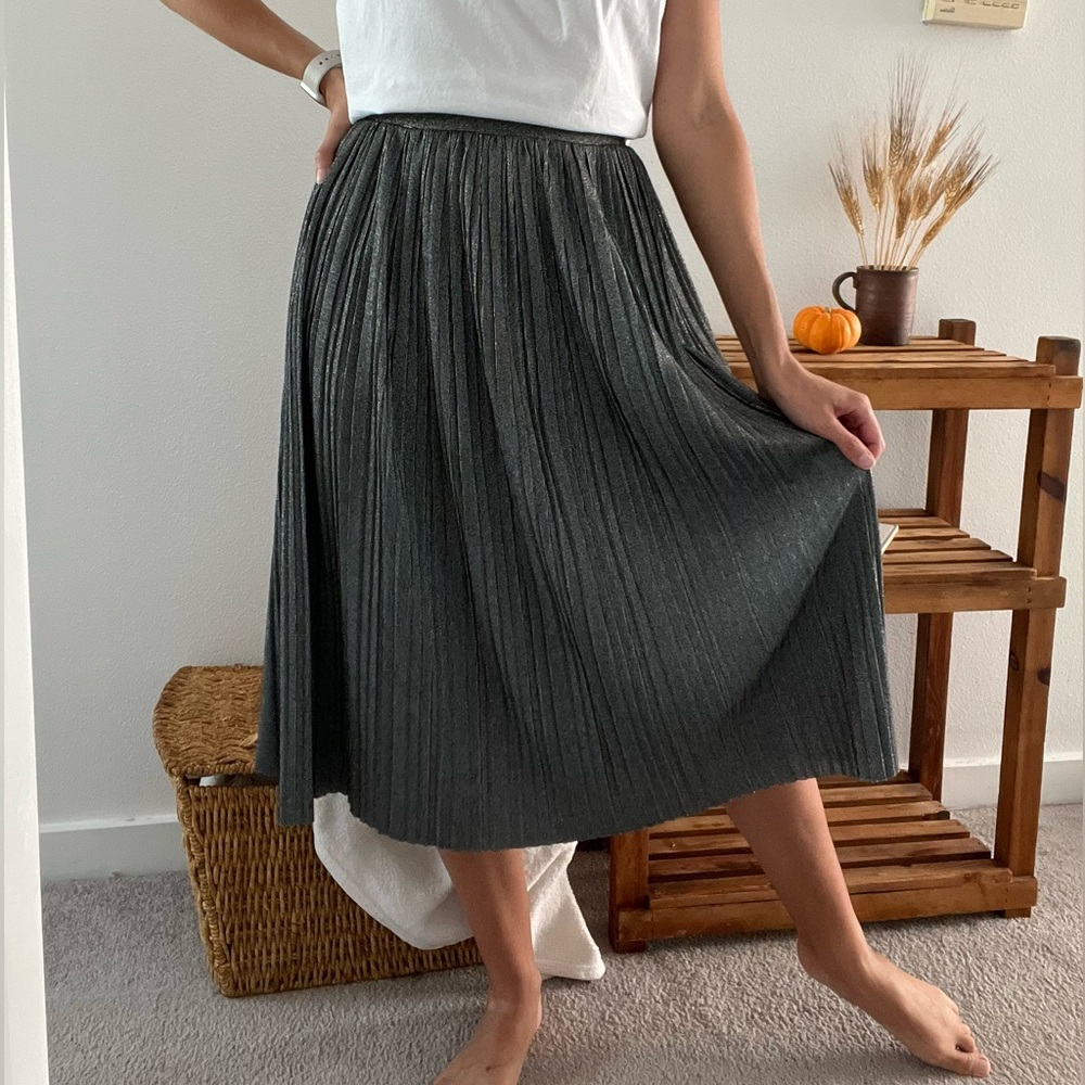 Women’s A-Line Pleated Skirt metallic color - Picture 8 of 8